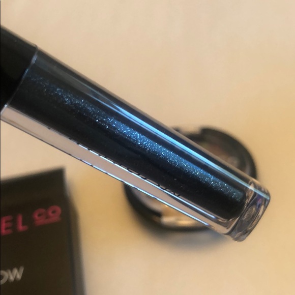 Model Co. Eyeshadow 4 piece set! New in boxes! - Picture 6 of 12